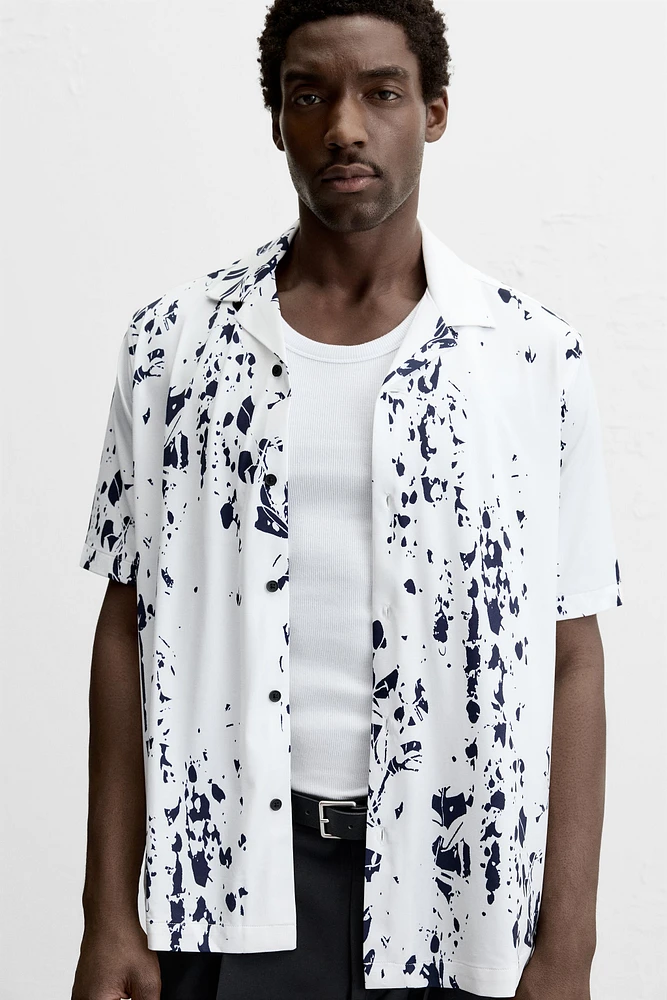 LEAF PRINT STRETCH SHIRT