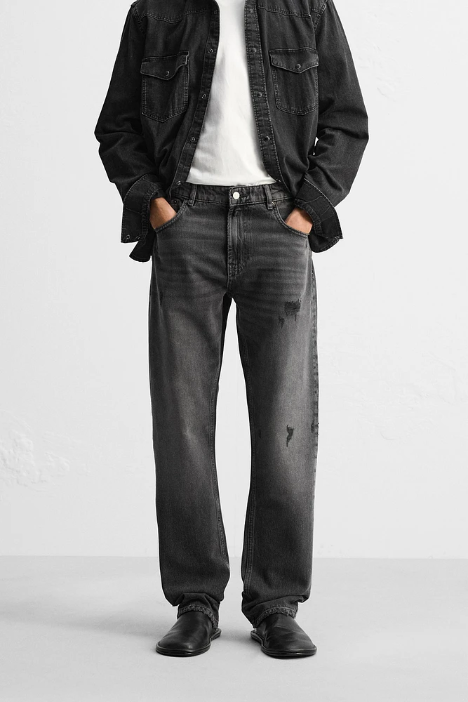 RIPPED STRAIGHT FIT JEANS