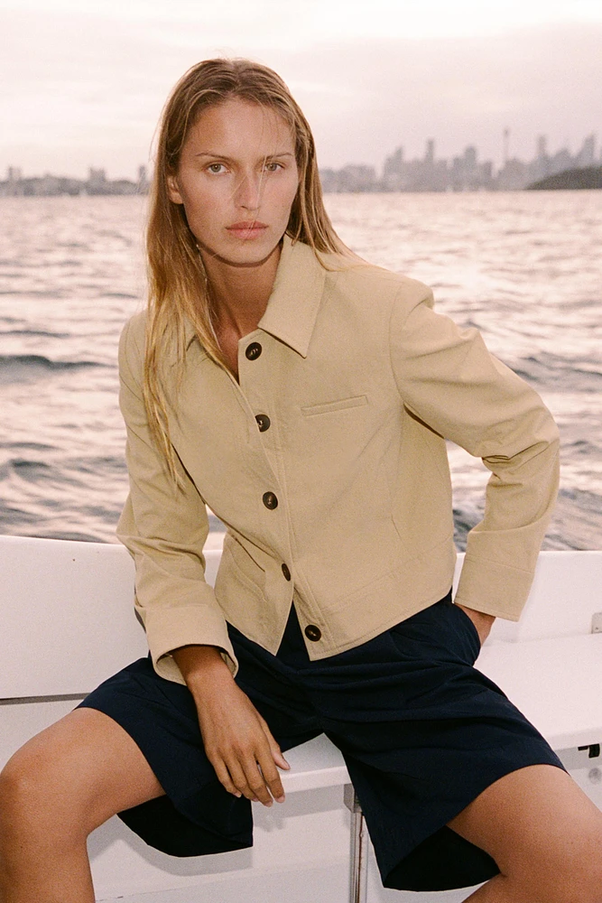 SHOULDER PAD CROPPED JACKET