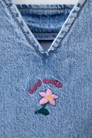 ROBE-SALOPETTE EN DENIM FLEURS BRODÉES