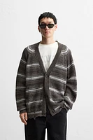 DISTRESSED STRIPED CARDIGAN