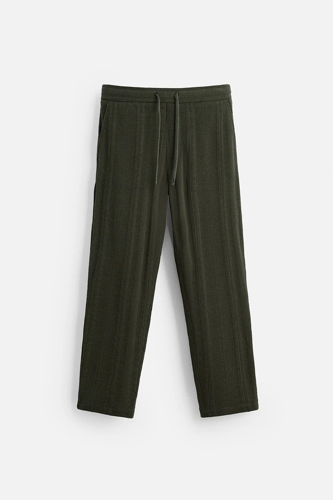 PANTALON À TEXTURE RAYURES
