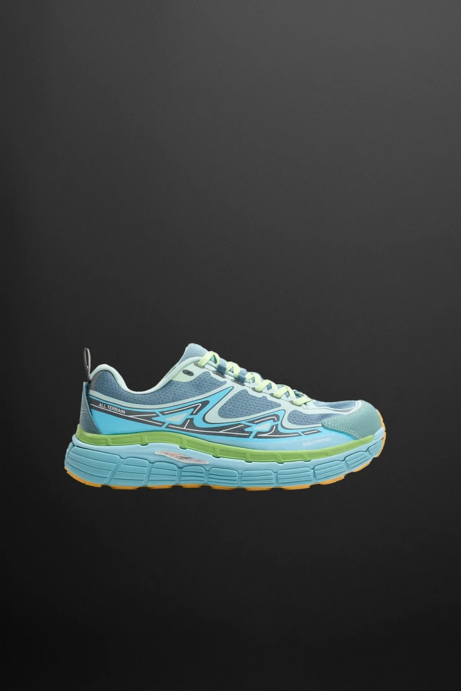 RUNNING SNEAKERS
