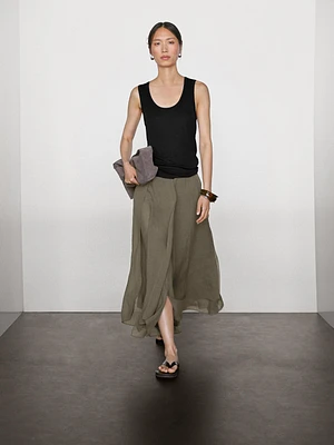 Long flowing skirt with ruffles