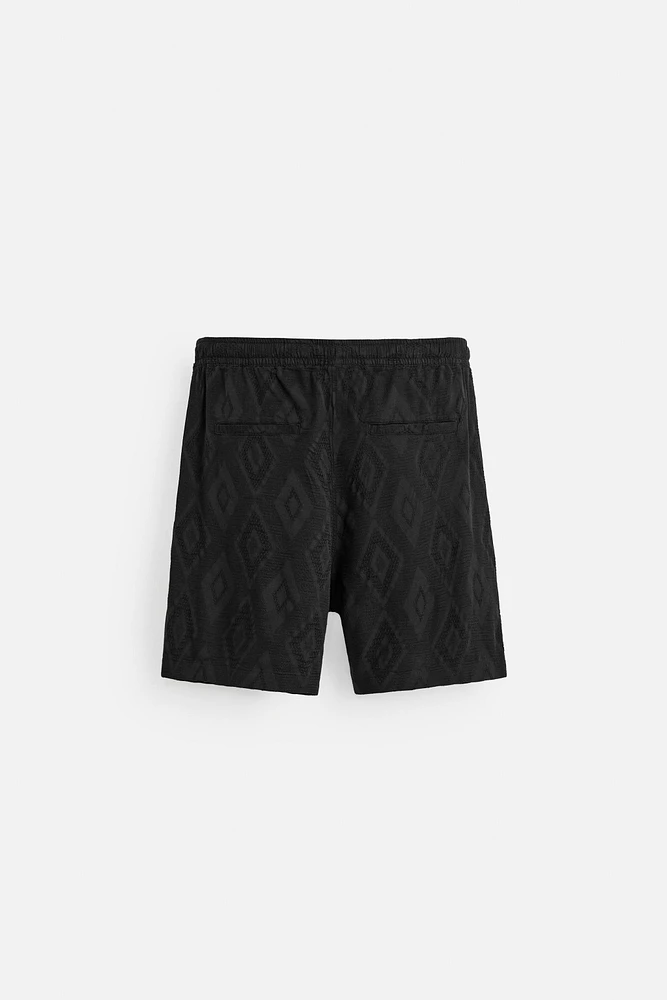 SHORT EN JACQUARD GÉOMÉTRIQUE