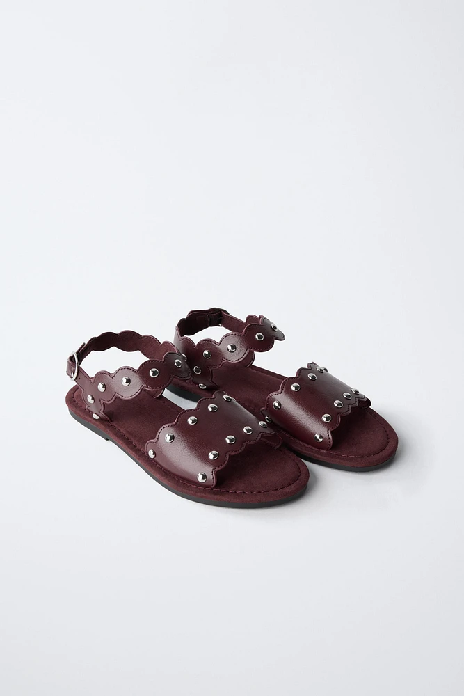 SANDALES À CLOUS