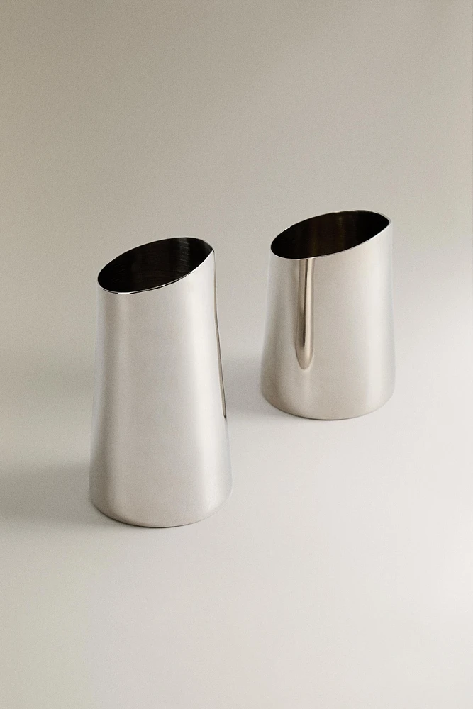 METAL VASE