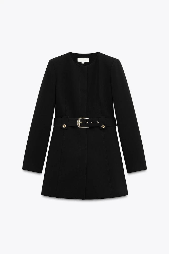 VESTE À CEINTURE AVEC BOUCLE