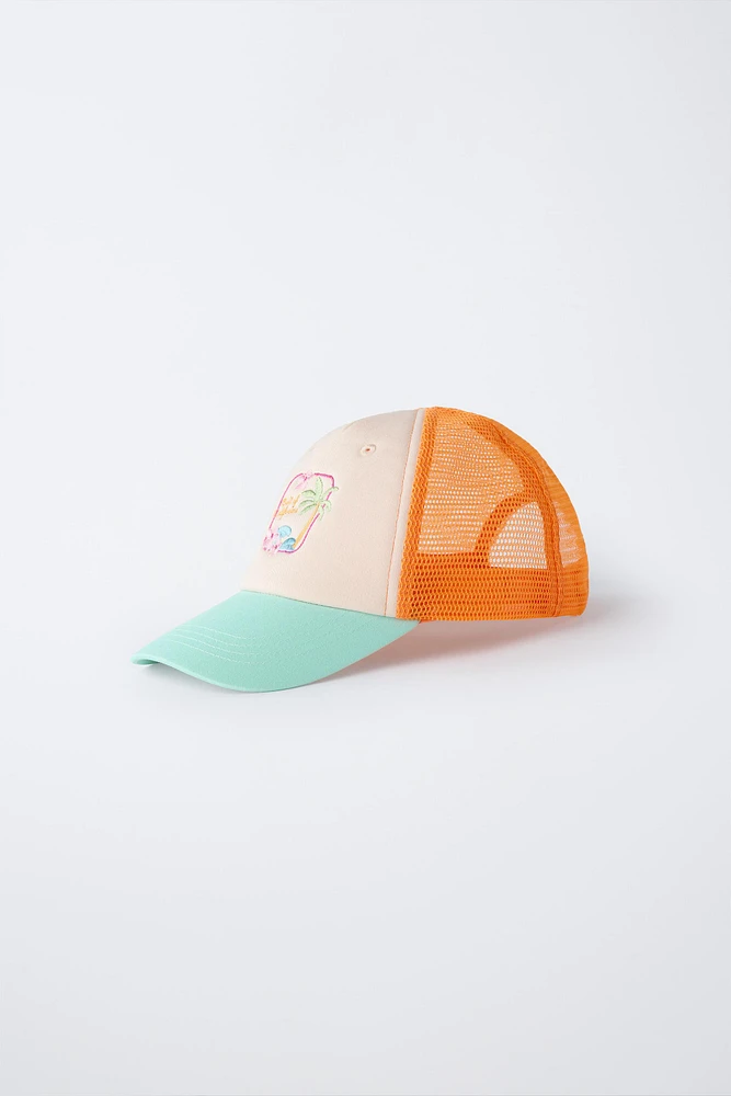 CASQUETTE EN RÉSILLE BRODERIE PALMIER