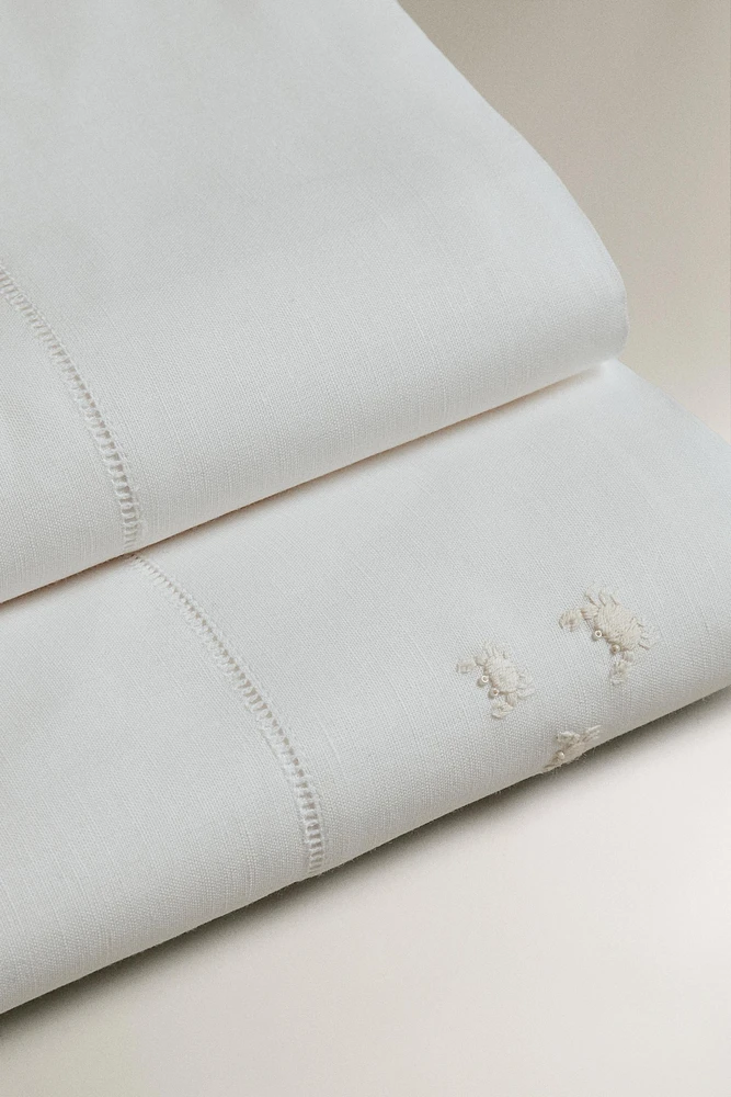 FLAT SHEET WITH CRAB EMBROIDERY