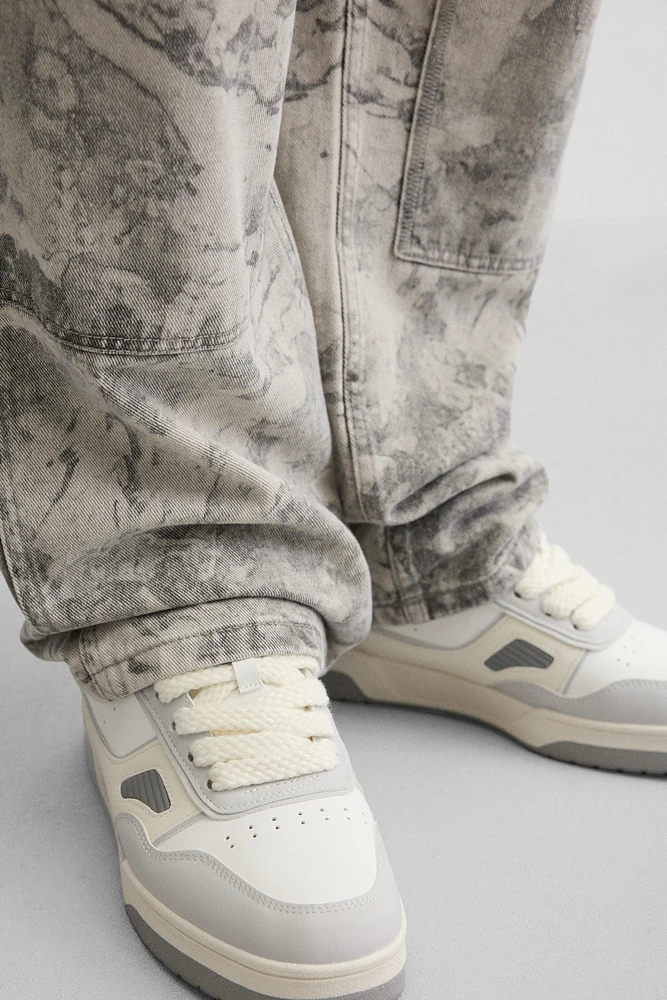 SKATE SNEAKERS