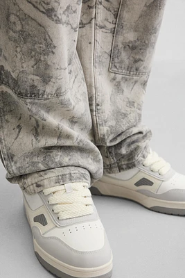 SKATE SNEAKERS