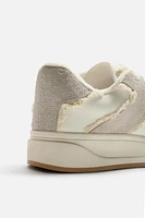 SKATE SNEAKERS