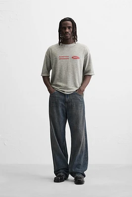 T-SHIRT EN MAILLE À IMPRIMÉ MATIÈRES VARIÉES