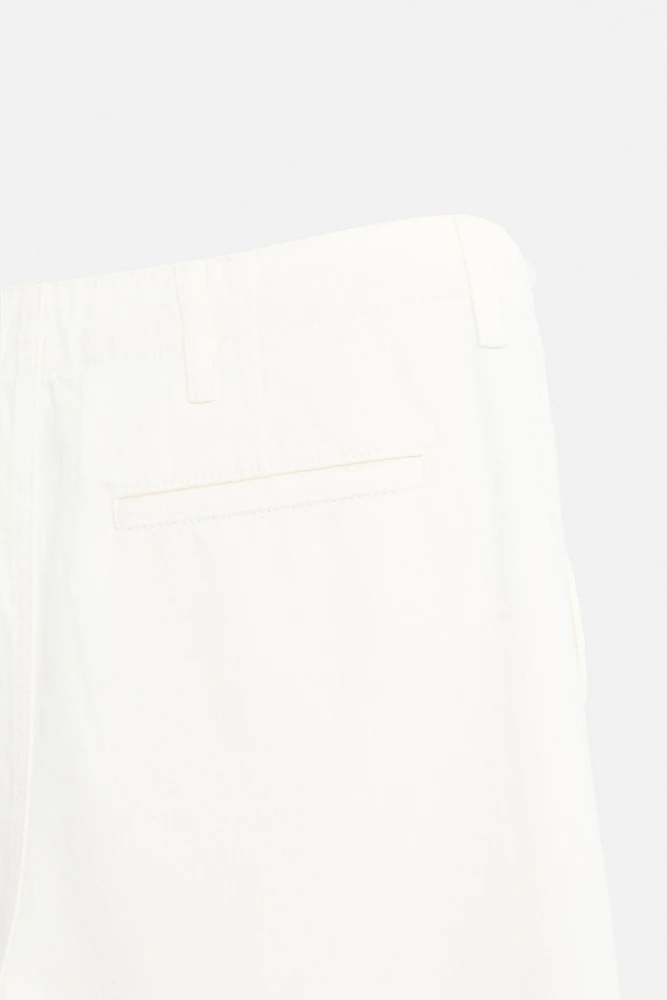 PANTALON CHINO À CHEVRONS