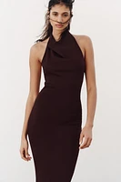 ROBE MI-LONGUE AVEC ENCOLURE AMÉRICAINE