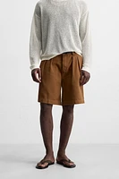 BERMUDAS COUPE DÉCONTRACTÉE PLIS