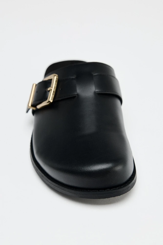 METALLIC BUCKLE CLOGS