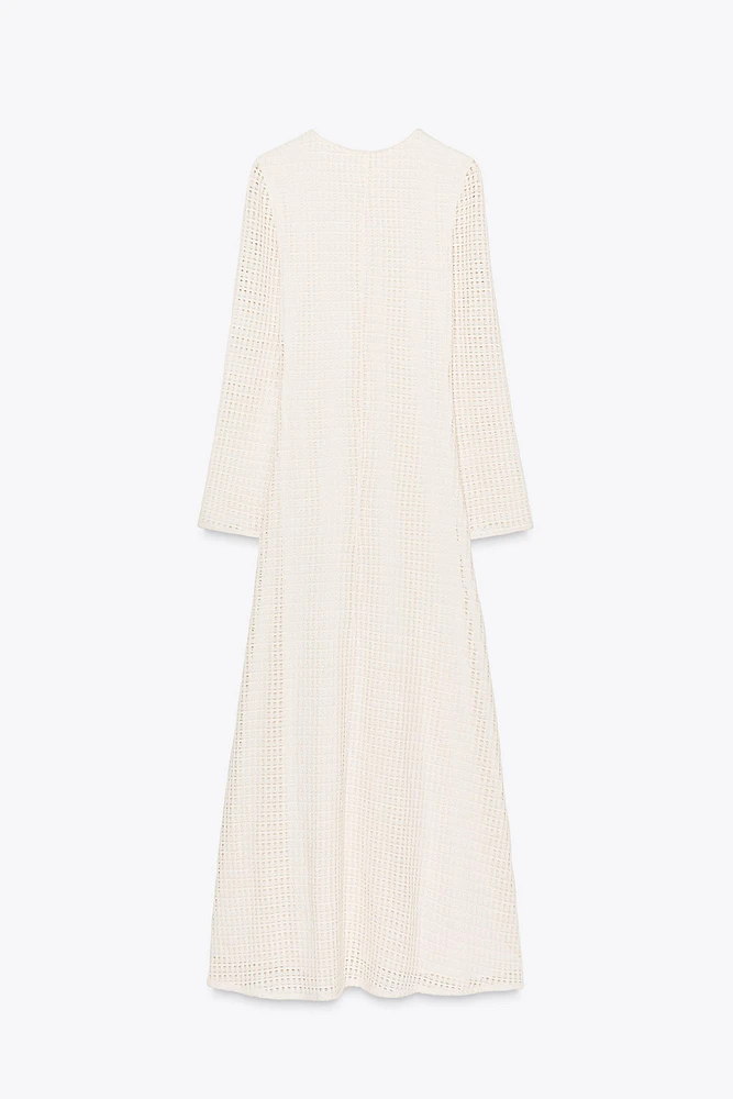 ROBE MI-LONGUE EN CROCHET