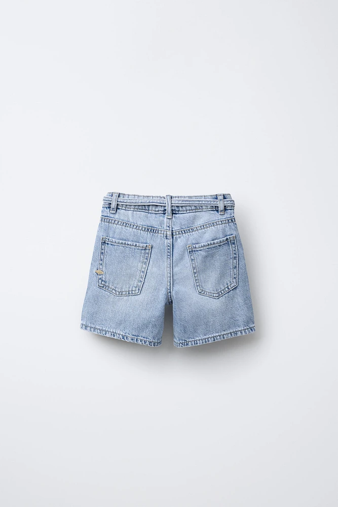 BERMUDA EN JEAN À CEINTURE