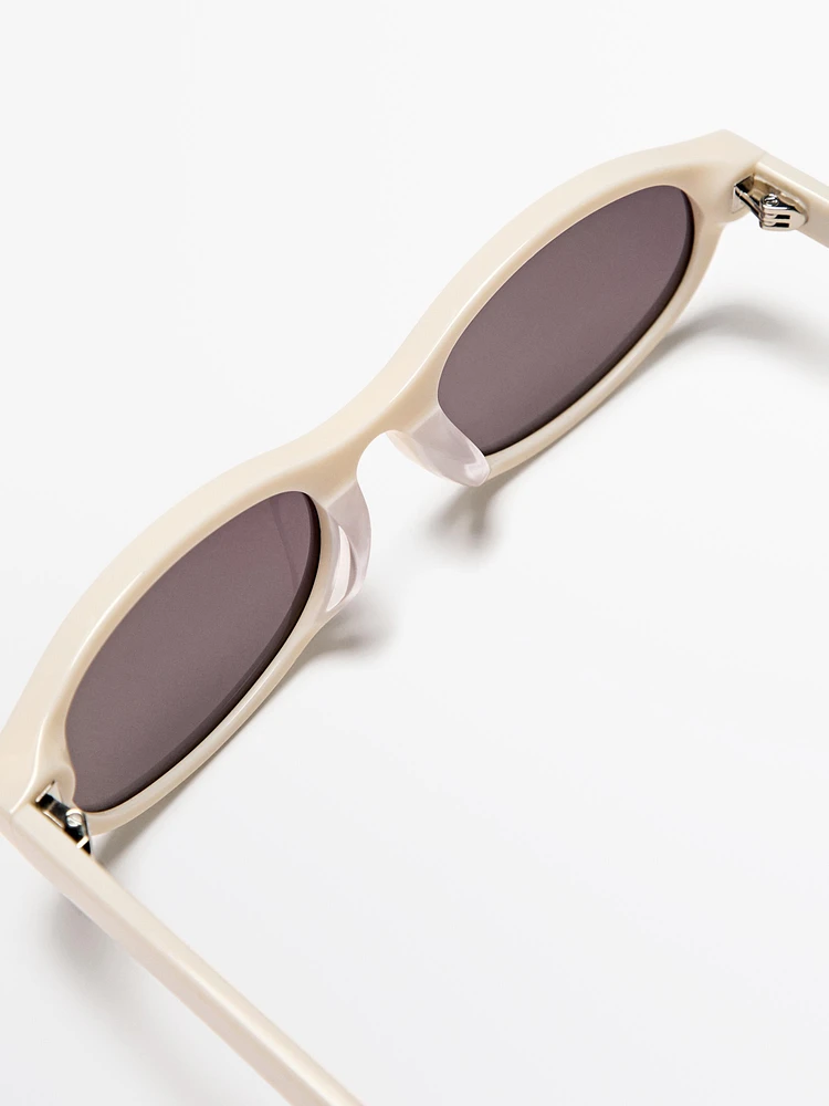 Petites lunettes de soleil rectangulaires