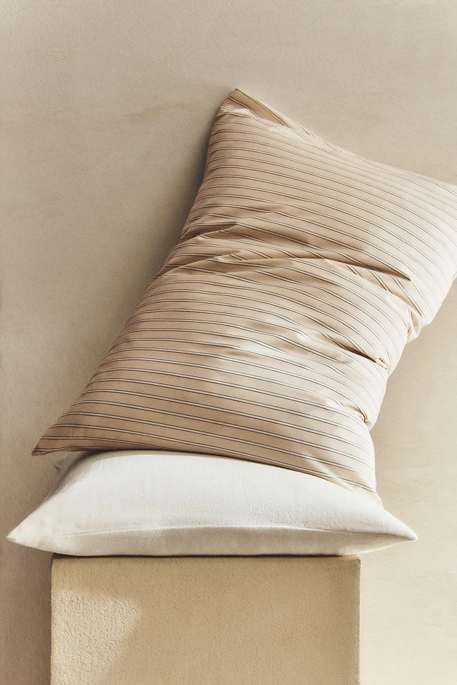 STRIPED PILLOWCASE