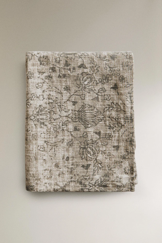 BLENDED FLORAL PRINT TABLECLOTH