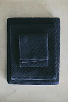 DIAGONAL TEXTURED BATH TOWEL