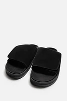 SANDALES EN CUIR