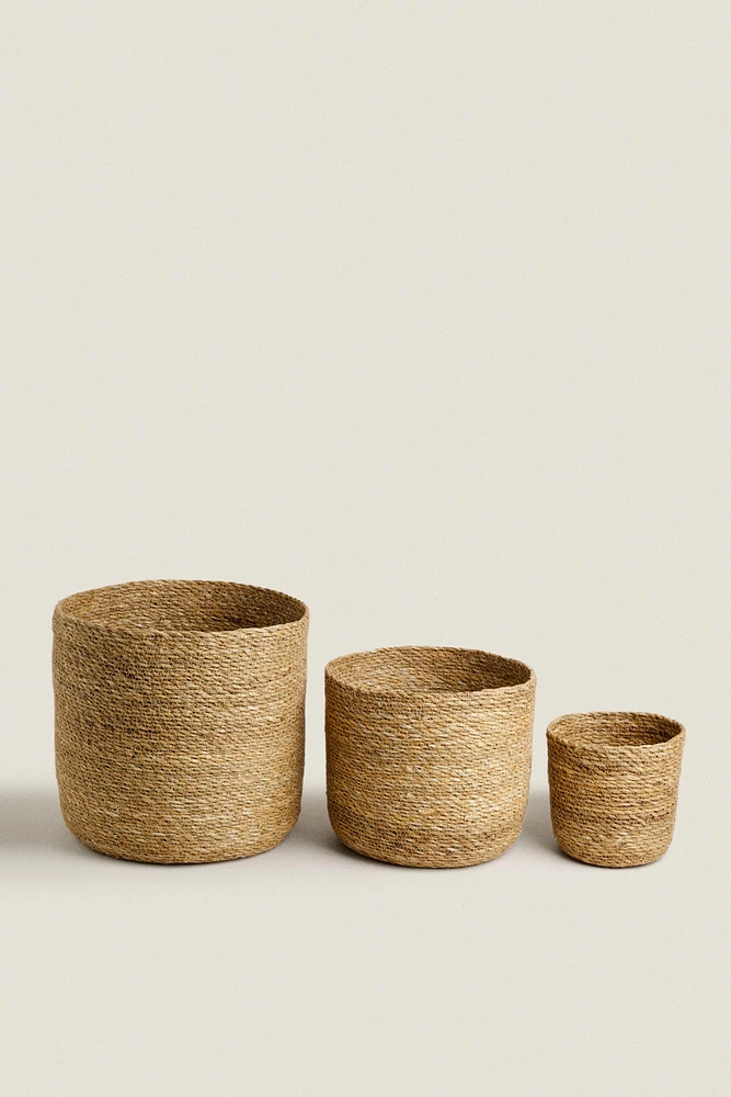 WOVEN BASKET