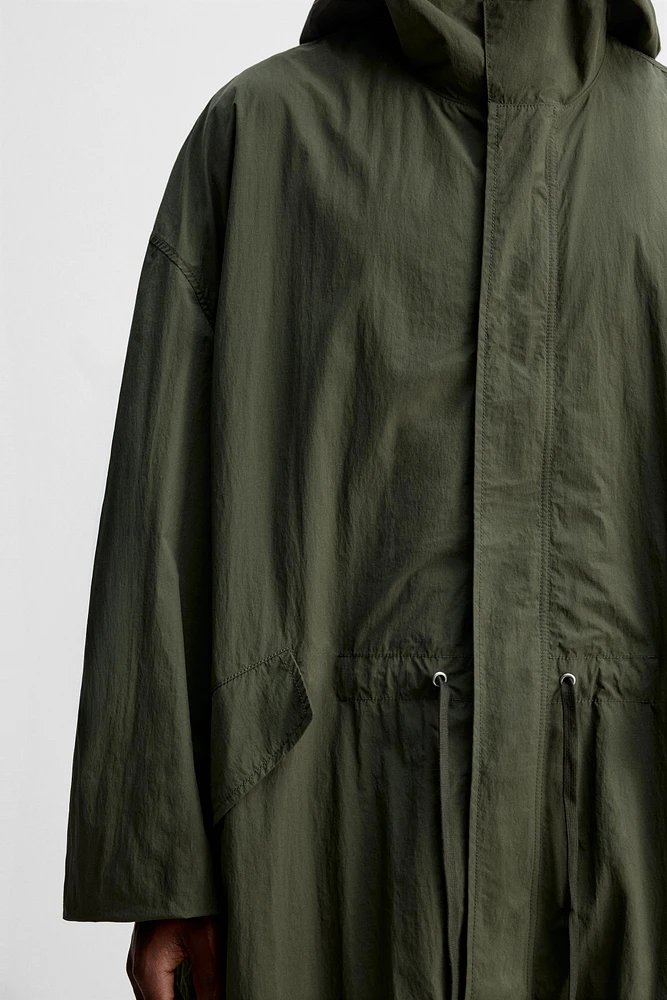 OVERSIZED FIT TECHNICAL PARKA