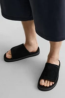 SANDALES EN CUIR