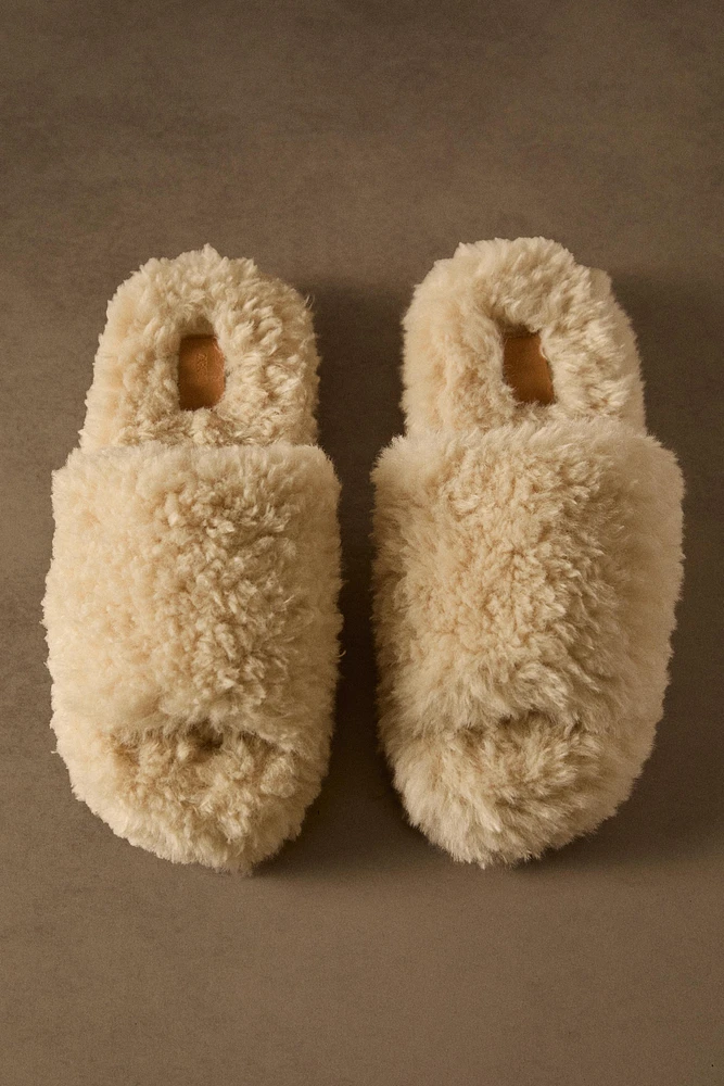 FAUX FUR PLATFORM SLIPPERS