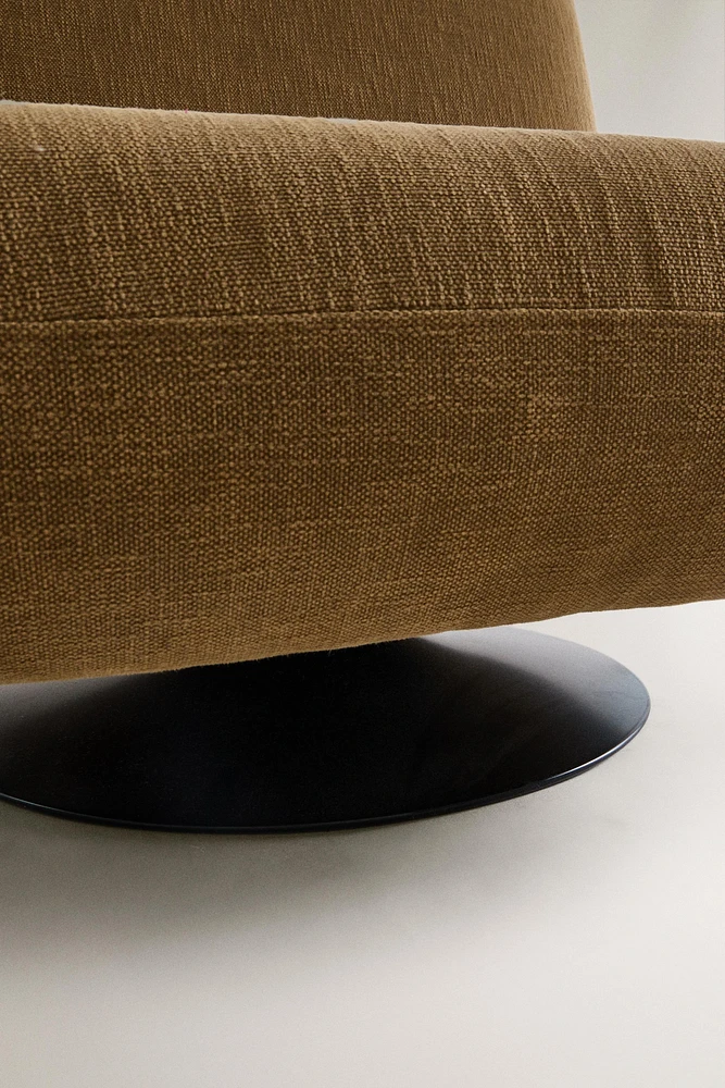 SWIVEL ACCENT CHAIR