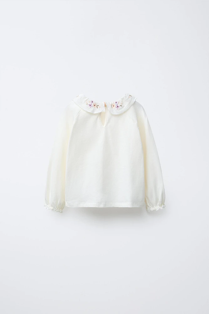 T-SHIRT COL CLAUDINE EN MATIÈRES VARIÉES FLEURS