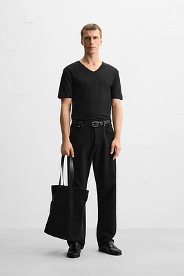 BASIC V-NECK T-SHIRT