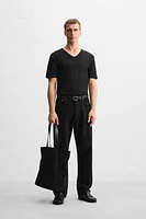 BASIC V-NECK T-SHIRT