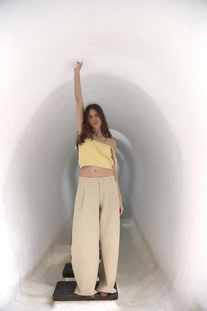 SHORT KNIT TOP