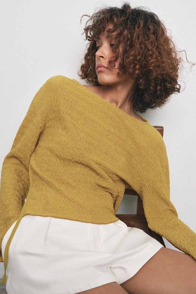 TEXTURED TIE TOP