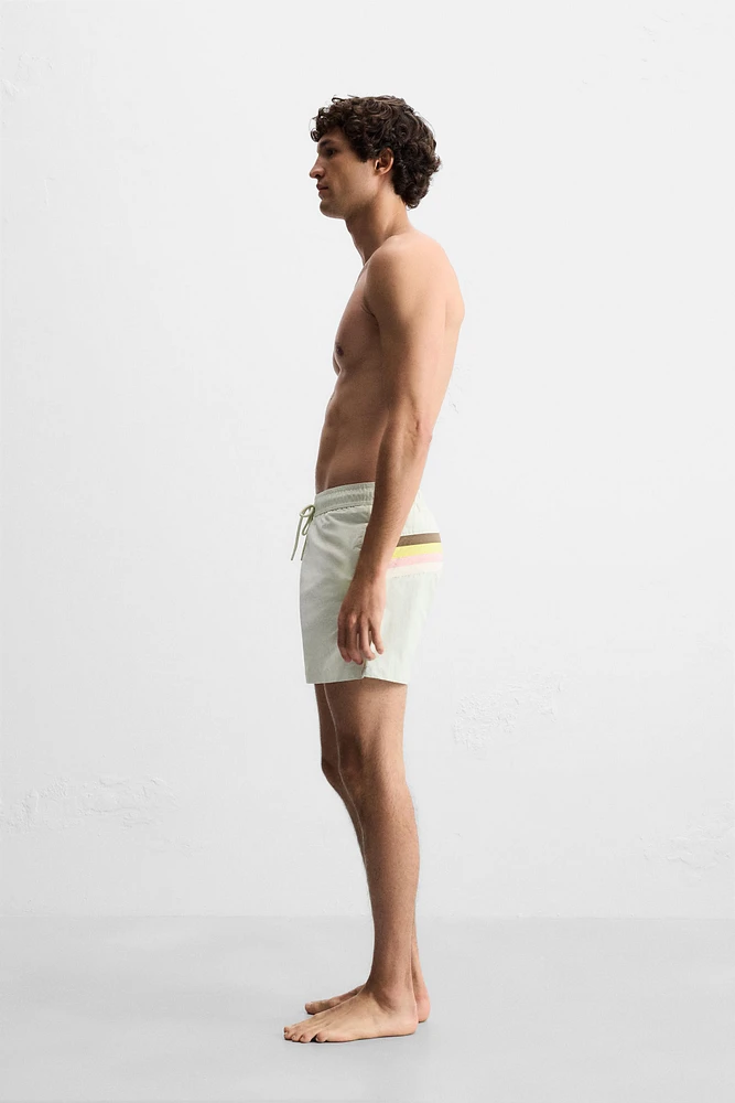 MAILLOT DE BAIN MI-LONG BANDES CONTRASTÉES