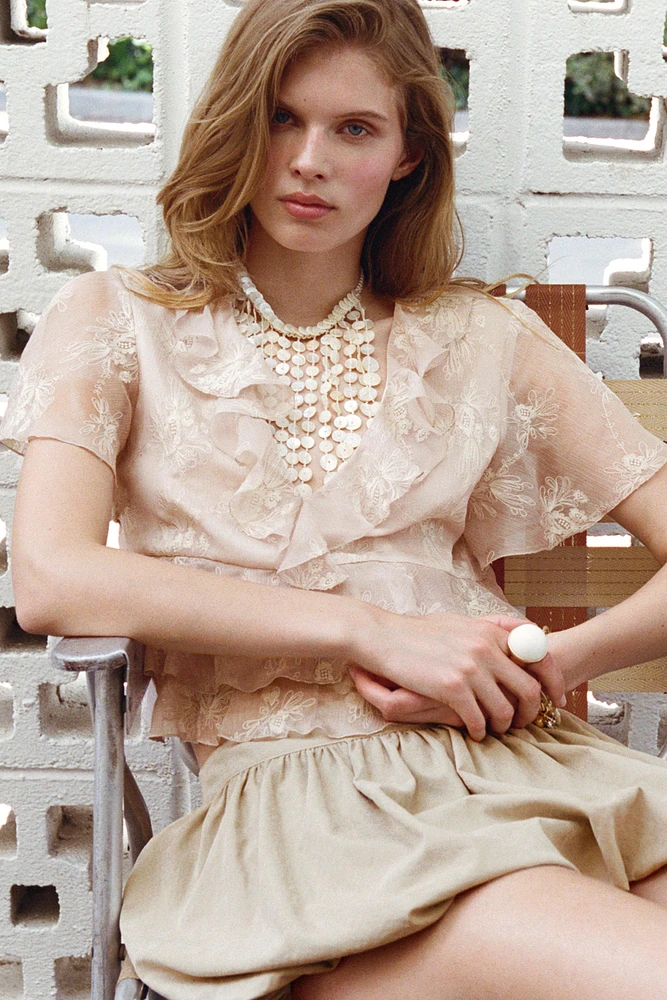EMBROIDERED RUFFLED TOP