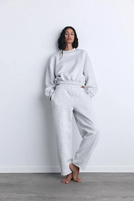 BASIC PLUSH SWEATSHIRT