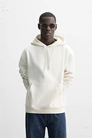 SWEAT BASIQUE À CAPUCHE