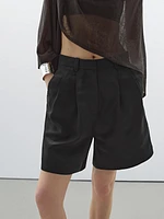 Pleated Bermuda shorts