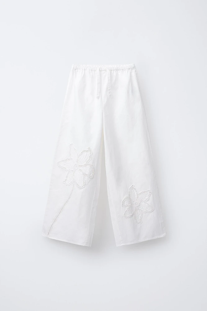 EMBROIDERED FLORAL STRAIGHT-LEG PANTS