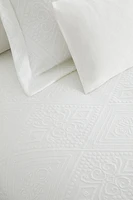 COTTON BEDSPREAD WITH A GEOMETRIC DESIGN