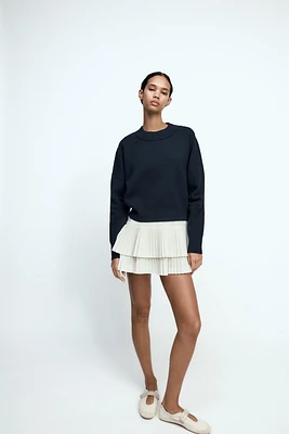 PLEATED SLEEVE SWEATSHIRT