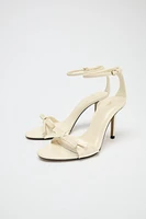 SANDALES À TALONS ET LACET