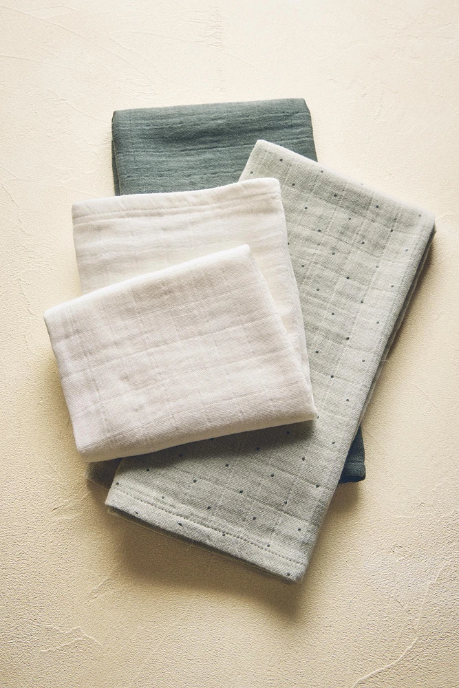 PACK OF CHILDREN’S MULTICOLORED MUSLIN CLOTHS (PACK 3)