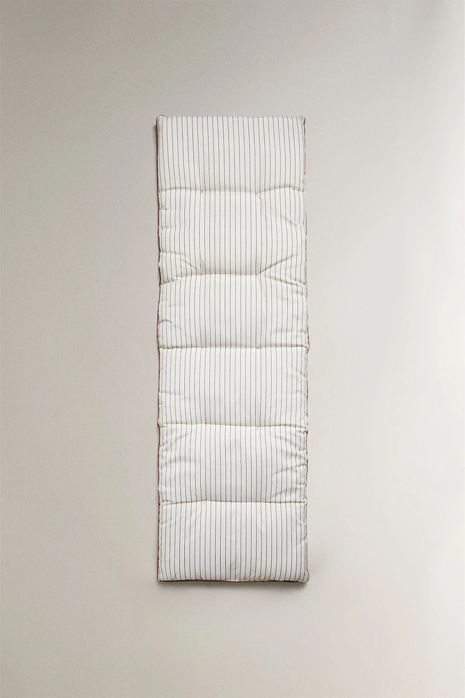 STRIPED OUTDOOR LOUNGER TOPPER